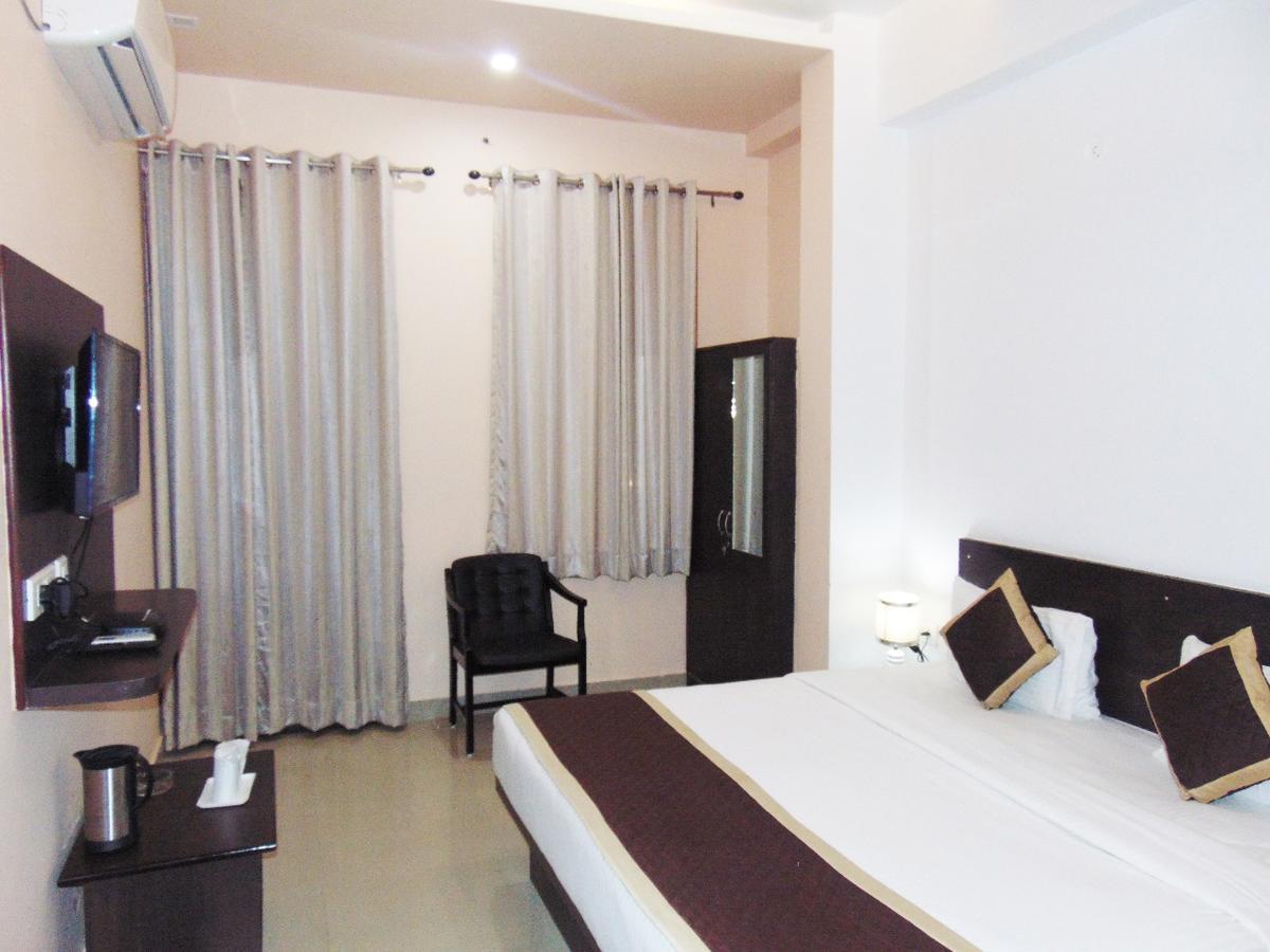 Makrana Raj Hotel Sikar Luaran gambar
