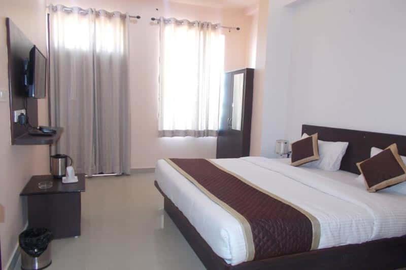Makrana Raj Hotel Sikar Luaran gambar